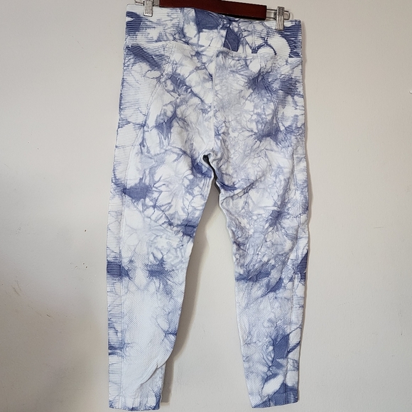 Offline By Aerie Size Large Blue & White Ice Tie Dye Ribbed Seamless Leggings - Picture 3 of 7